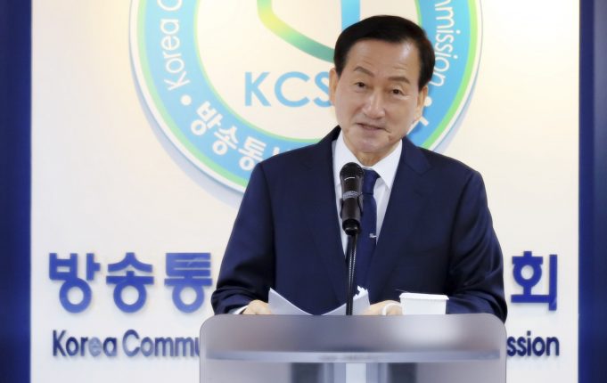 경찰, 방미심위 압수수색…류희림 ‘민원사주 의혹’ 재수사